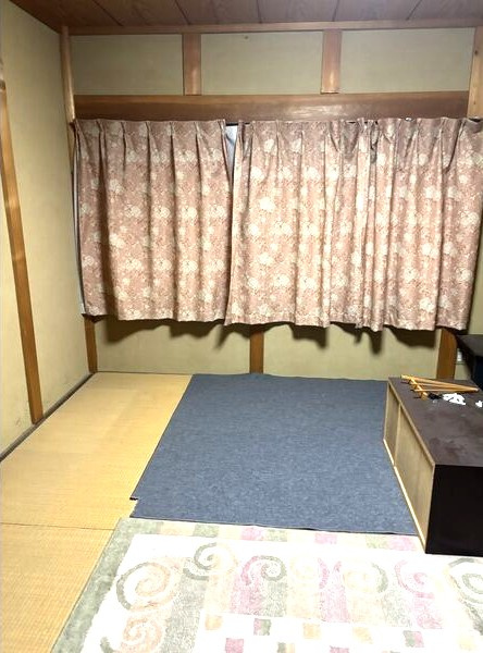 烏森町戸建の寝室