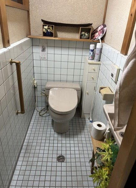 烏森町戸建のトイレ