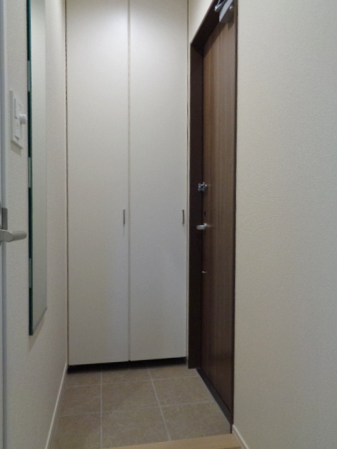 シャローヒルズ小町の玄関