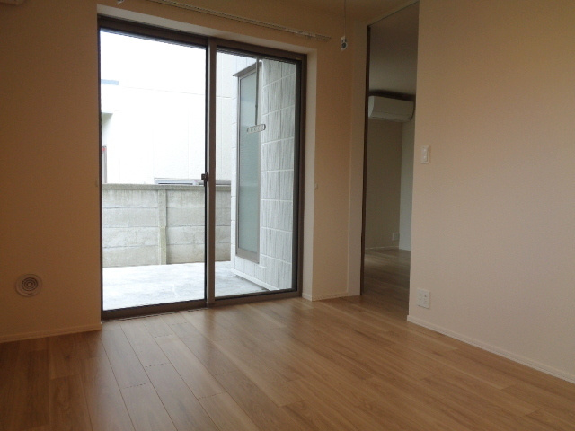 シャローヒルズ小町の洋室