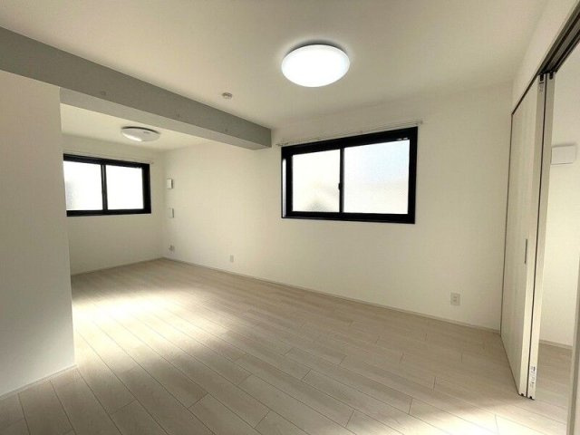 ＳＴＲＩＰＥＳ　用賀Ⅱの居間・リビング