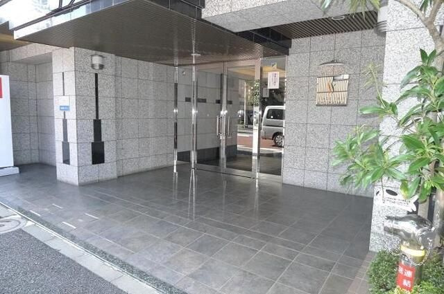 ステージファースト神楽坂のエントランス