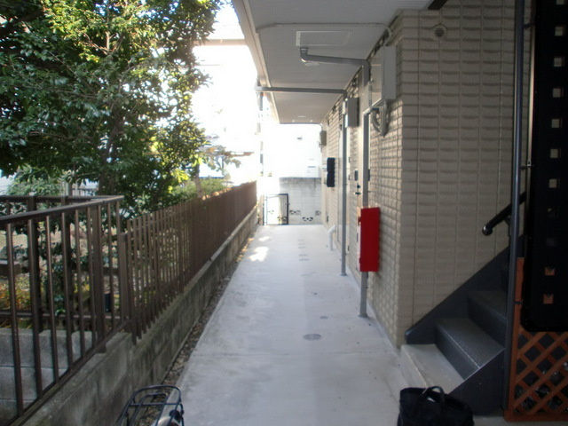 クレストコートのエントランス