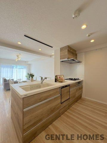 アーサー新宮パークシティ・デュエーロのキッチン|お子様を見守りながらお料理できる対面式キッチン
家族とコミュニケーションを取りながら調理できるのも
嬉しいポイントです