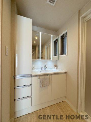 アーサー新宮パークシティ・デュエーロの独立洗面台|収納力のある大きな洗面台◎