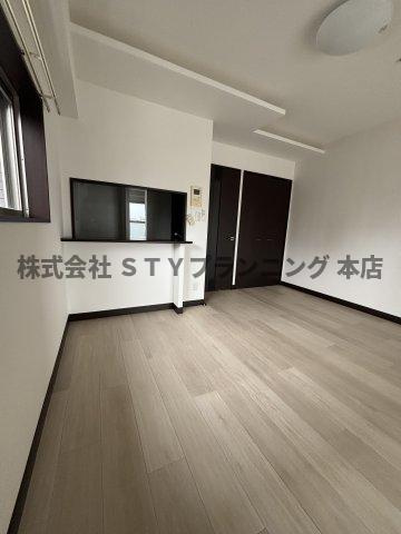 仲介手数料０円！ライブコート泉の居間・リビング