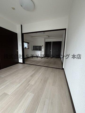 仲介手数料０円！ライブコート泉の洋室