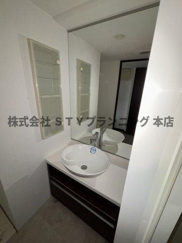 仲介手数料０円！ライブコート泉の独立洗面台