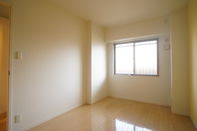 グランコート富雄の居間・リビング