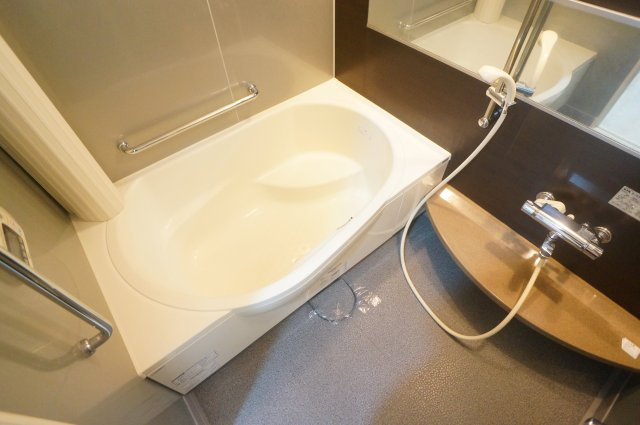 グランコート富雄の浴室