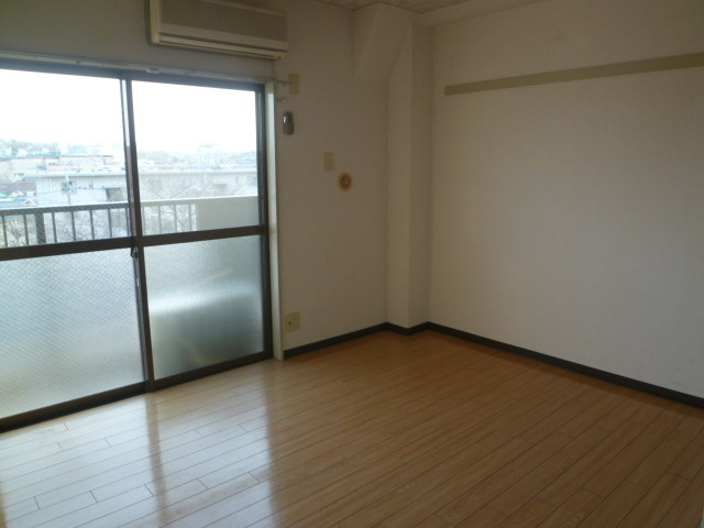 パティオの居間・リビング|居室1