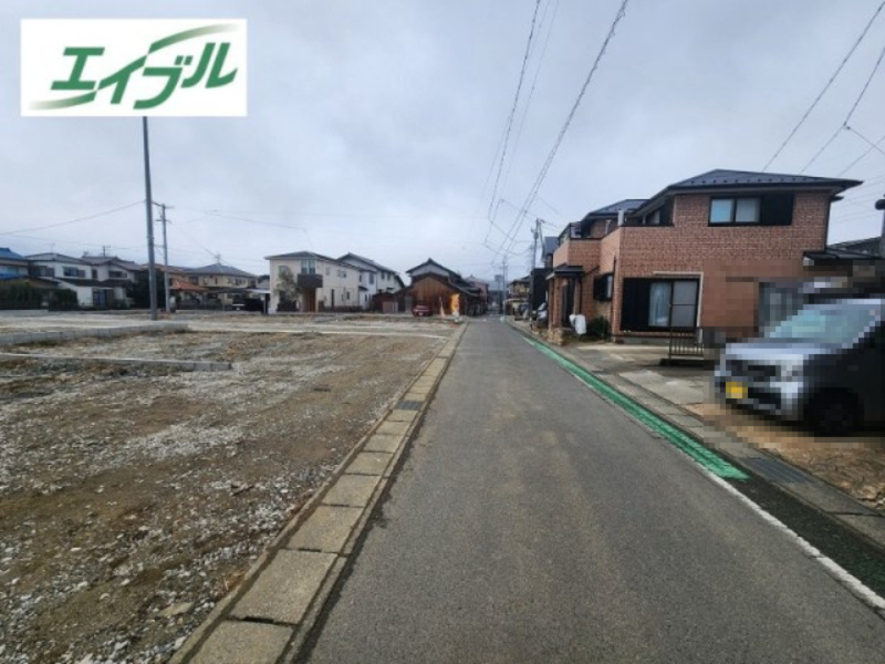 小牧市大字東田中　新築戸建　8号棟の前面道路含む現地写真