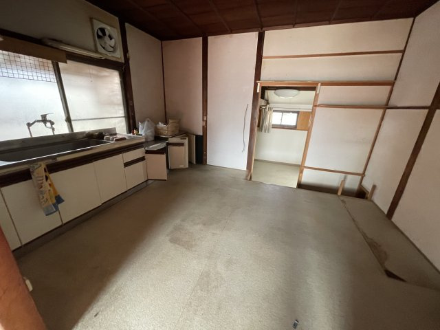 西条市楠　中古住宅のキッチン