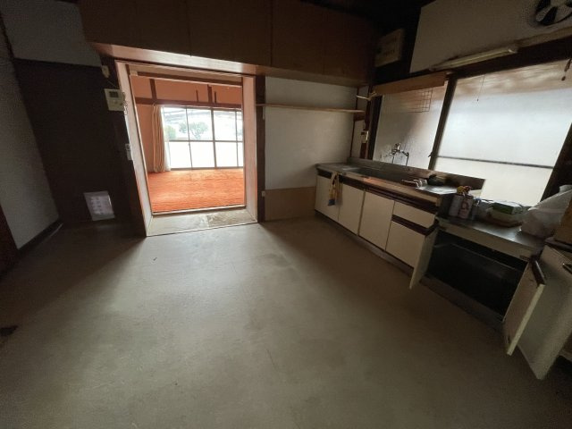 西条市楠　中古住宅のキッチン