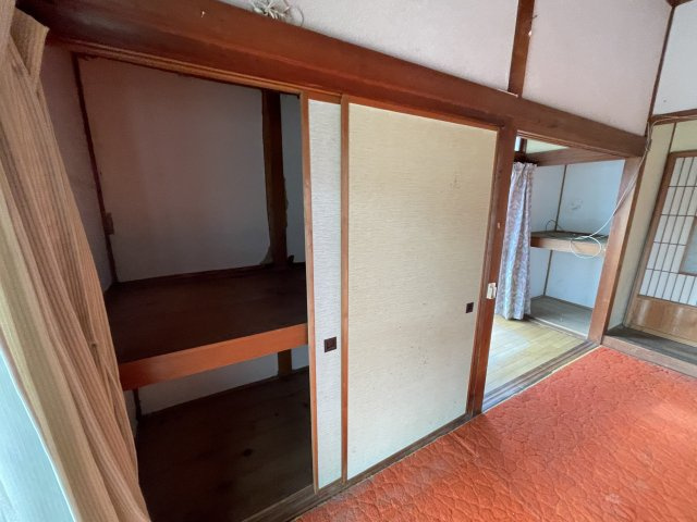 西条市楠　中古住宅の収納