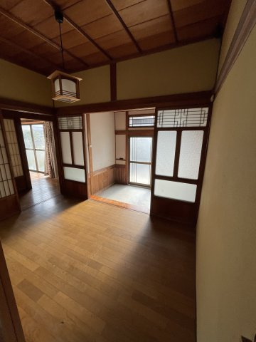 西条市楠　中古住宅の玄関