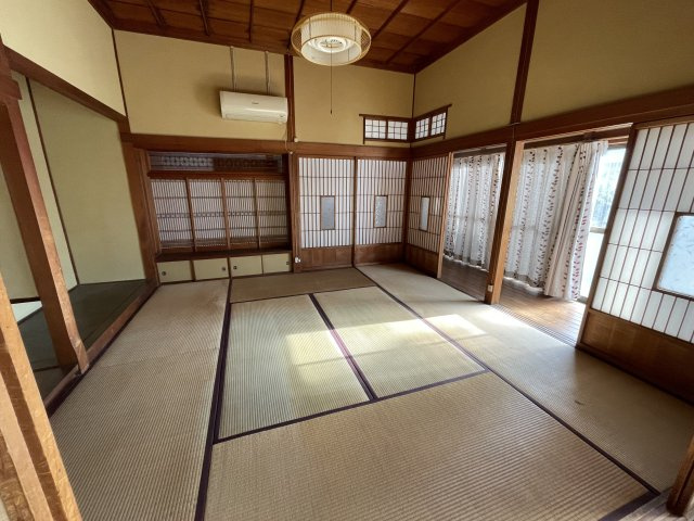 西条市楠　中古住宅の和室