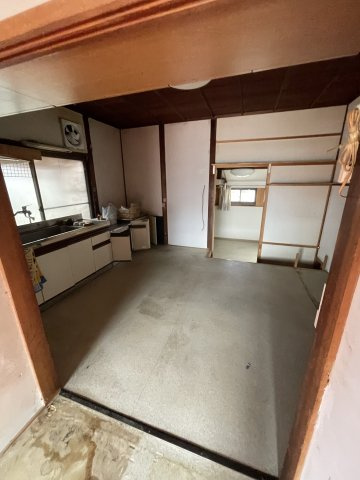 西条市楠　中古住宅のキッチン