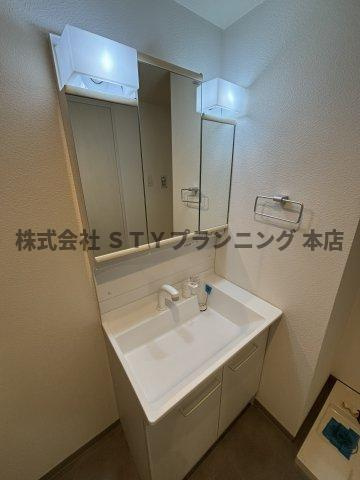 仲介手数料０円！ディアコート笹塚の独立洗面台