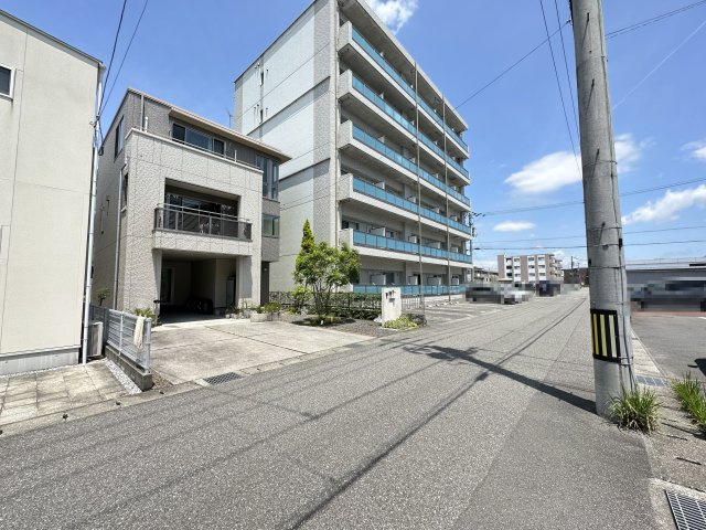 ルガーノⅡの駐車場