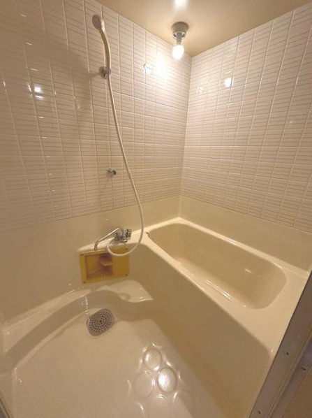 京都上京ハウス4号棟の浴室