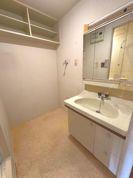 京都上京ハウス4号棟の独立洗面台