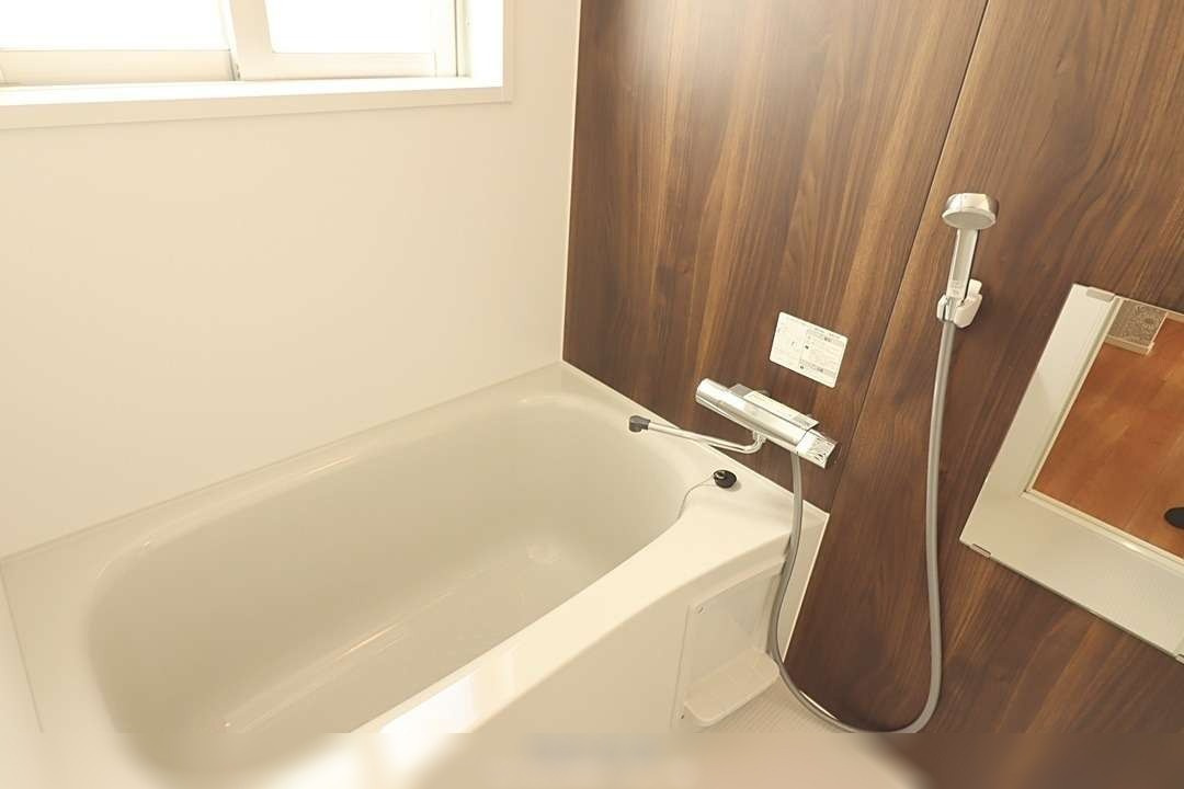 那覇市識名3丁目 2DKの浴室