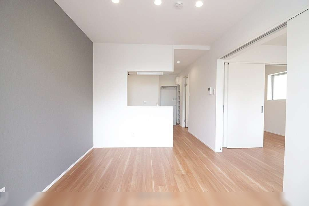 那覇市識名3丁目 2DKの居間・リビング