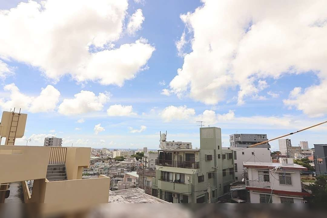 那覇市識名3丁目 2DKの展望