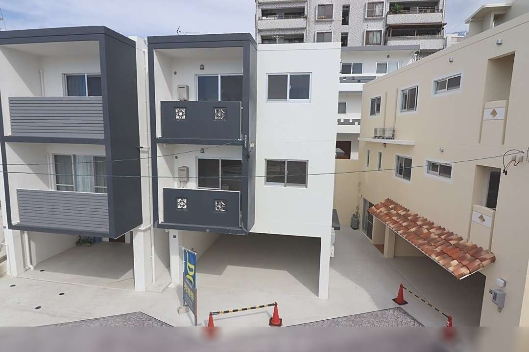 那覇市識名3丁目 2DKの外観