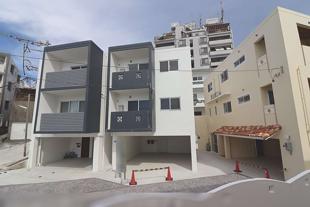 那覇市識名3丁目 2DKの外観