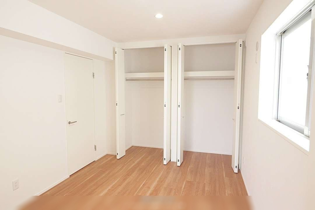 那覇市識名3丁目 2DKの洋室