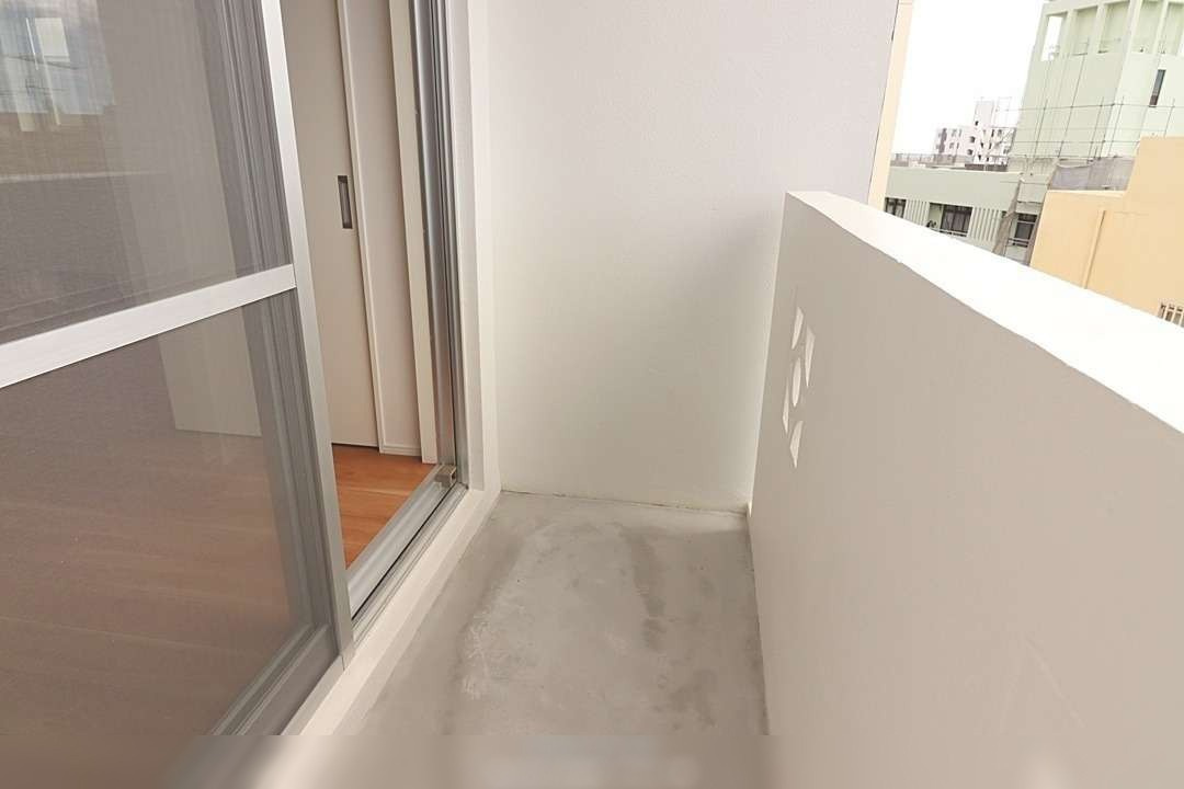 那覇市識名3丁目 2DKのバルコニー