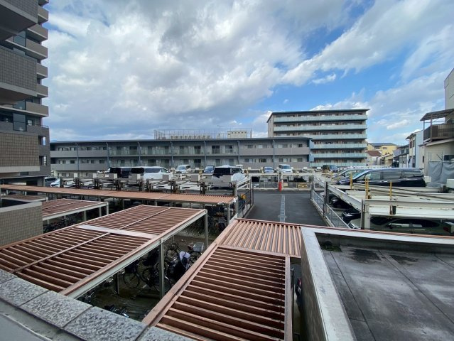 ジオ四条桂川ブライトコアの展望|26年1月撮影
機械式駐車場、平置き駐車場有り。空き状況は要確認。