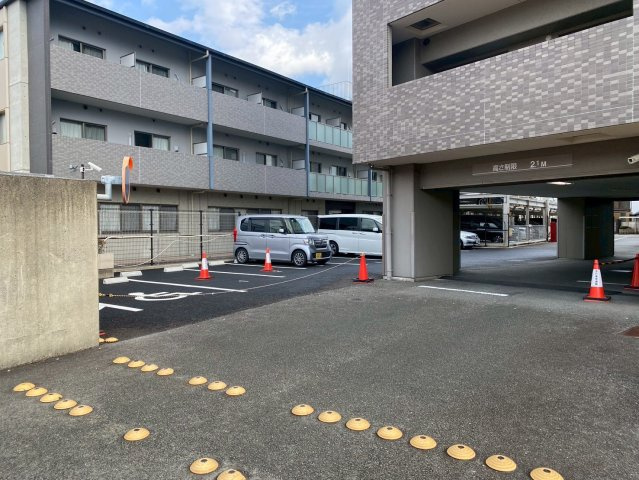 ジオ四条桂川ブライトコアの駐車場|26年1月撮影
機械式駐車場、平置き駐車場有り。空き状況は要確認。