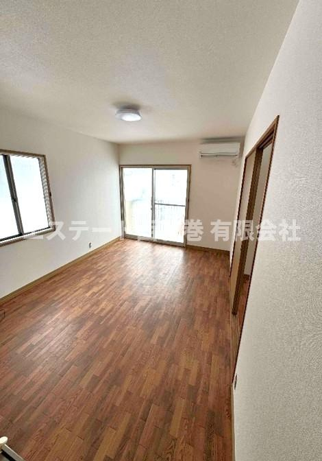 石鳥谷好地第7地割貸家の洋室|2階7.5帖、エアコン付き