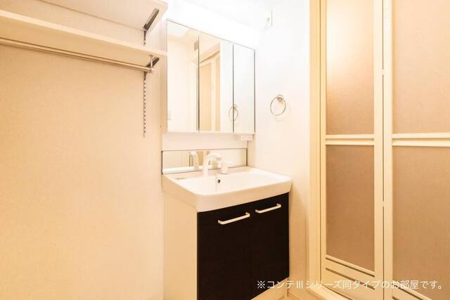 ヴィラ・セレナの洗面所|※同じシリーズの別物件です※