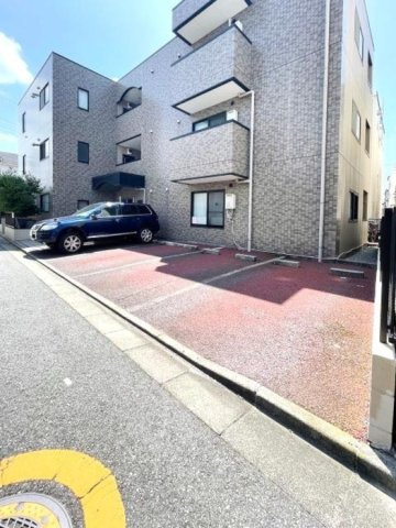 フォルテーヌ大杉の駐車場