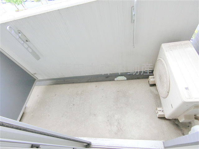 ハーモニーレジデンス大森WESTのバルコニー|物干し金具付きのバルコニー