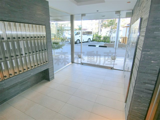 ハーモニーレジデンス大森WESTのエントランス