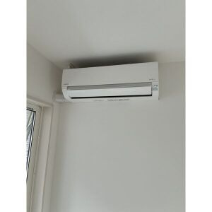 レアルノアールの内装|明るい室内です