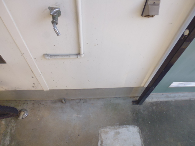 暁コーポの居間・リビング|洗濯機置場