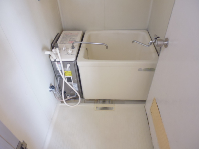 暁コーポの浴室|バランス釜