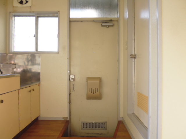 暁コーポの玄関