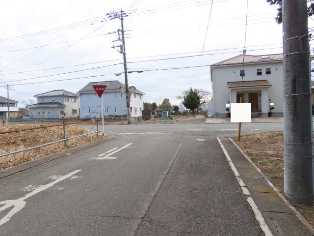 鶴ヶ島市高倉売地の前面道路含む現地写真