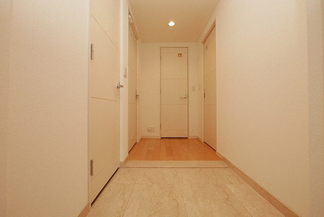 グレンパーク梅田北の玄関