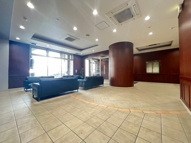 グレンパーク梅田北のロビー