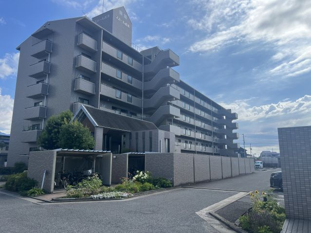 スカール西条の外観