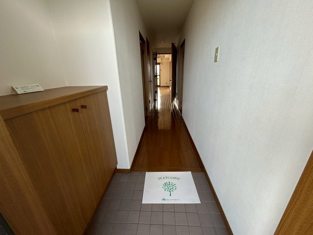 スカール西条の玄関