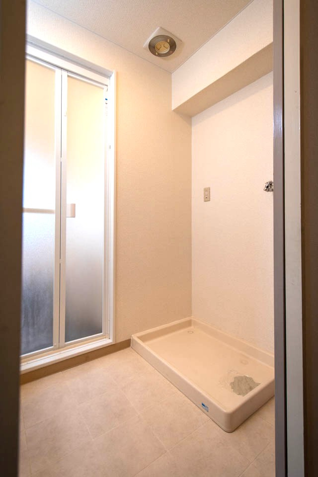 グラン・ドムール堺町二条の独立洗面台|現地内観